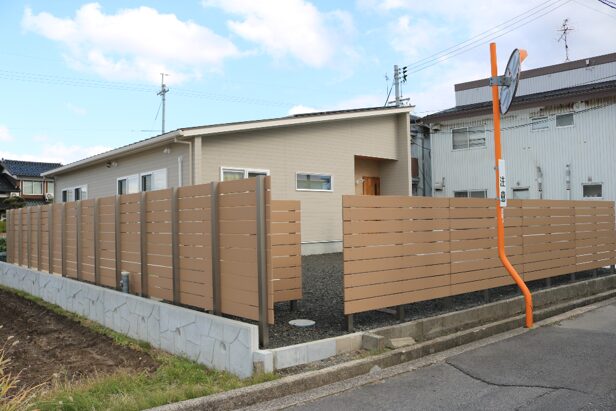 江津市 外構リフォーム 玄関前アプローチとフェンス施工事例