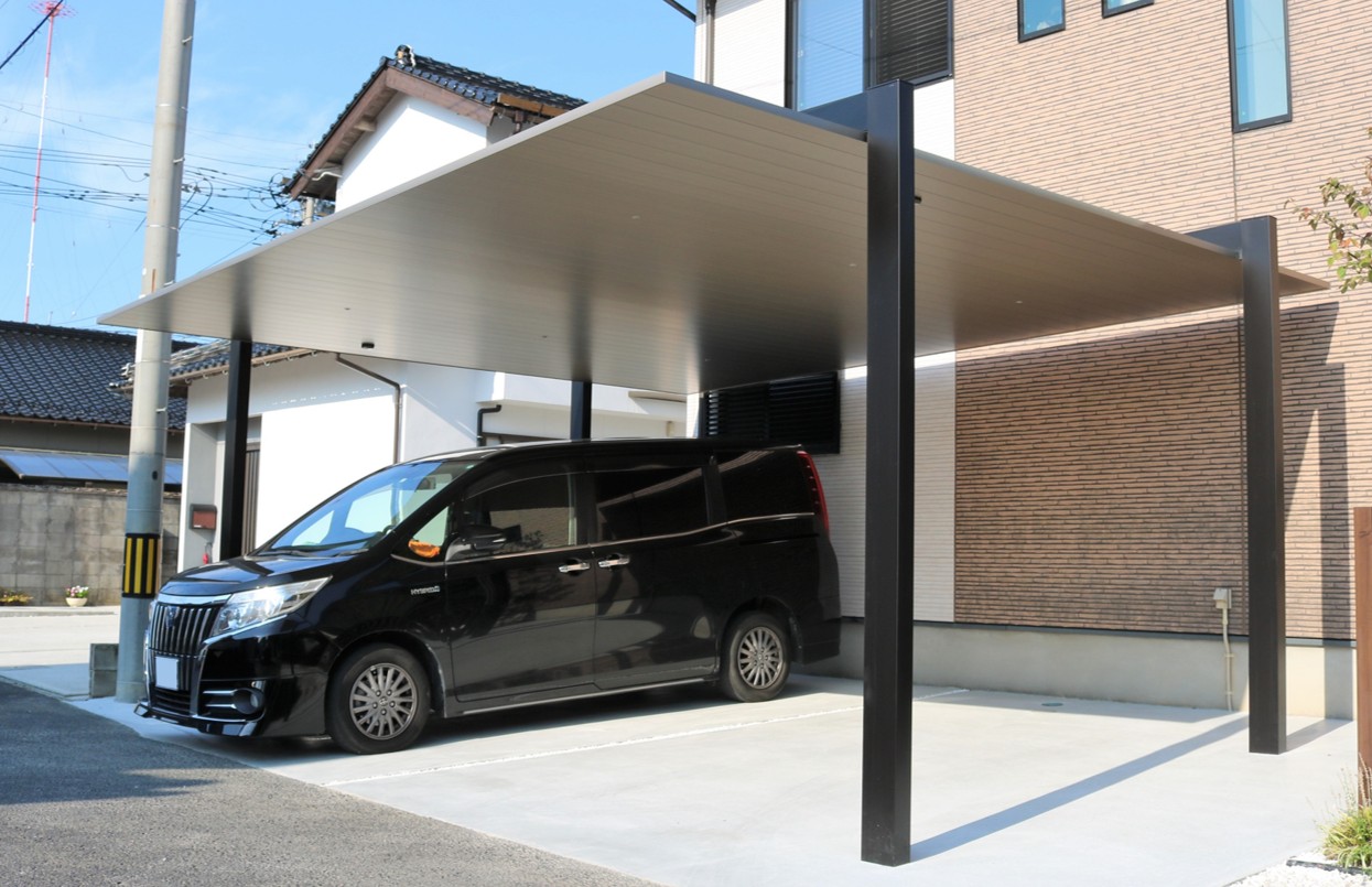 江津市で施工したカーポートのある駐車スペース