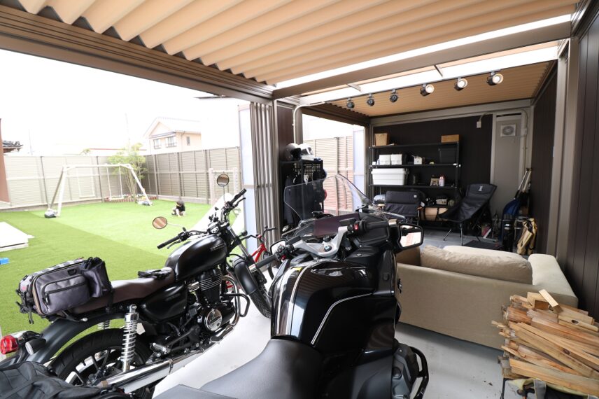 江津市 外構リフォーム バイクや趣味用品を収納したガレージ