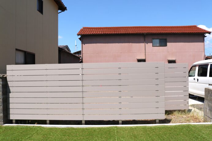 江津市 外構リフォーム プライバシー確保のための目隠しフェンス施工