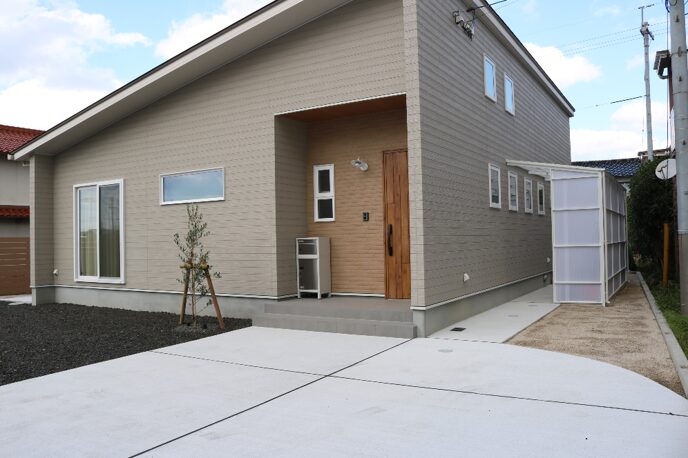 江津市 駐車場拡張工事 外構施工事例