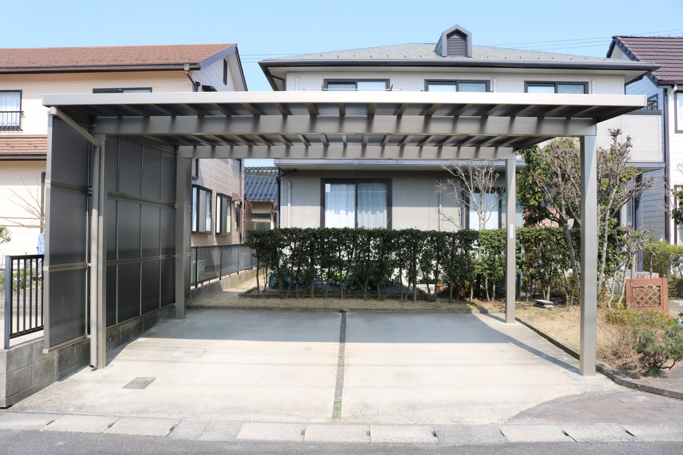 江津市で施工したソルディーポートのカーポート