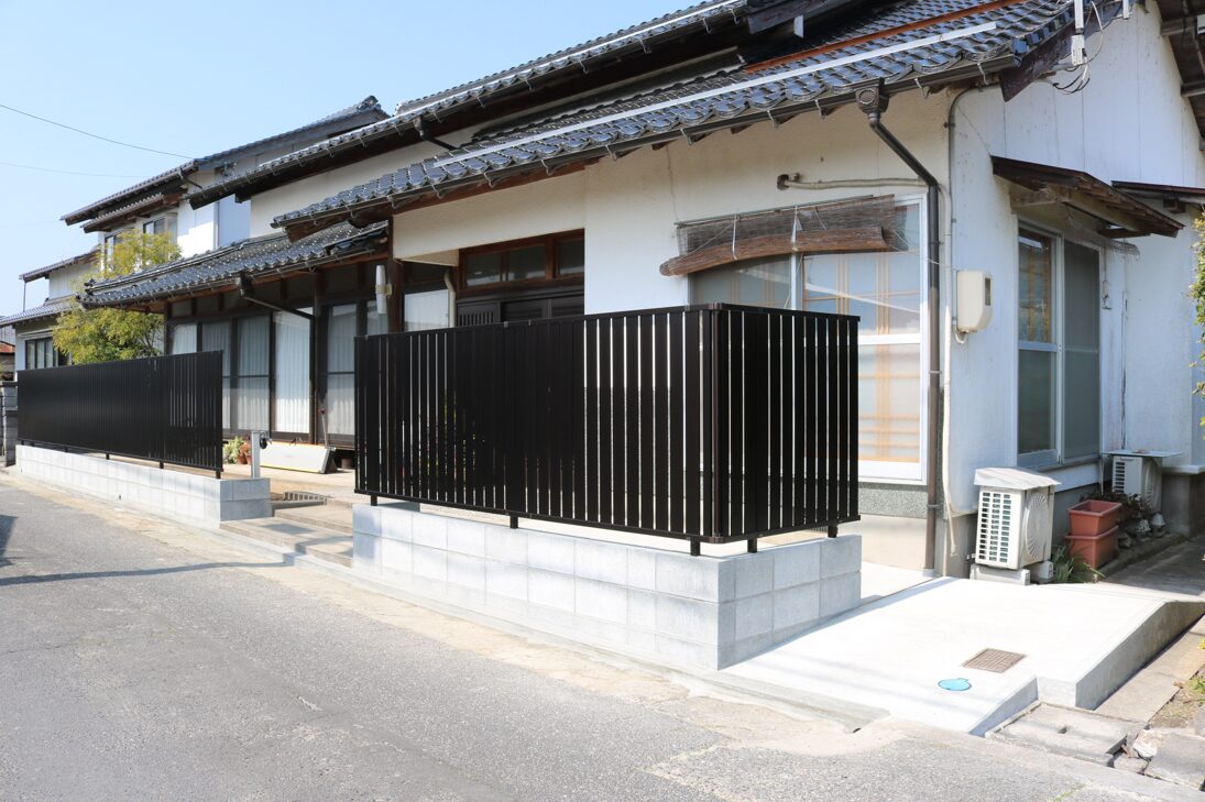 江津市 外構工事 ブロック塀リフォーム後のフェンス付きデザイン